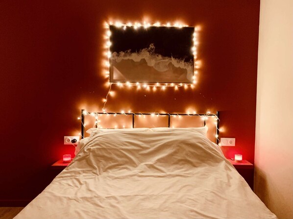 1 habitación, escritorio, tabla de planchar con plancha y wifi 