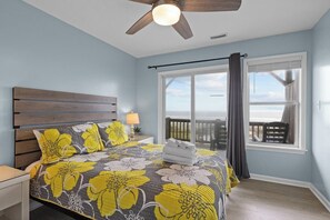 5 bedrooms, desk, iron/ironing board, travel cot