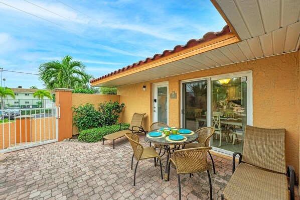 Outdoor dining