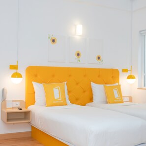 Caja de seguridad en la habitación y escritorio