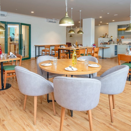 Restaurant. Bloom Hotel - Brookefield