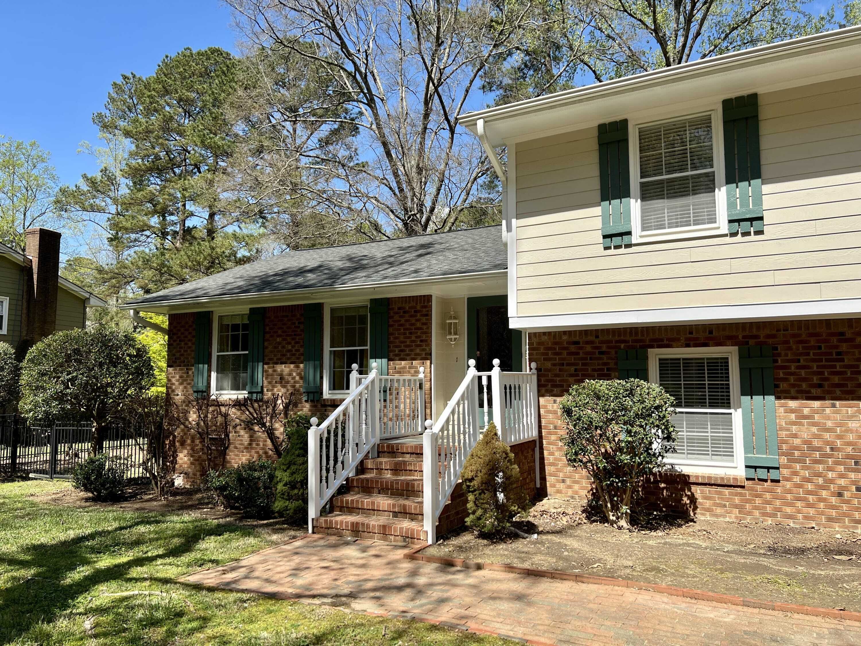 Pet Friendly Fenced In 4 BDRM 3 BA DT Cary Home