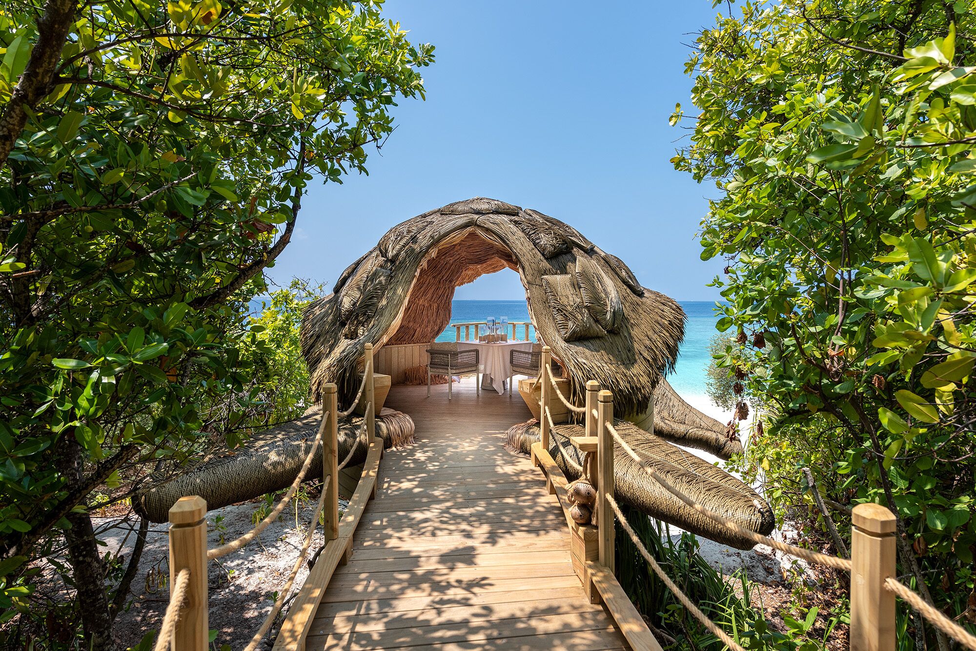 2 restaurants, breakfast, lunch served; local and international cuisine 