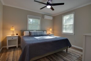 3 bedrooms, premium bedding, iron/ironing board, WiFi