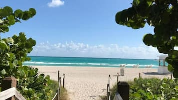 Beach nearby, sun loungers, beach towels