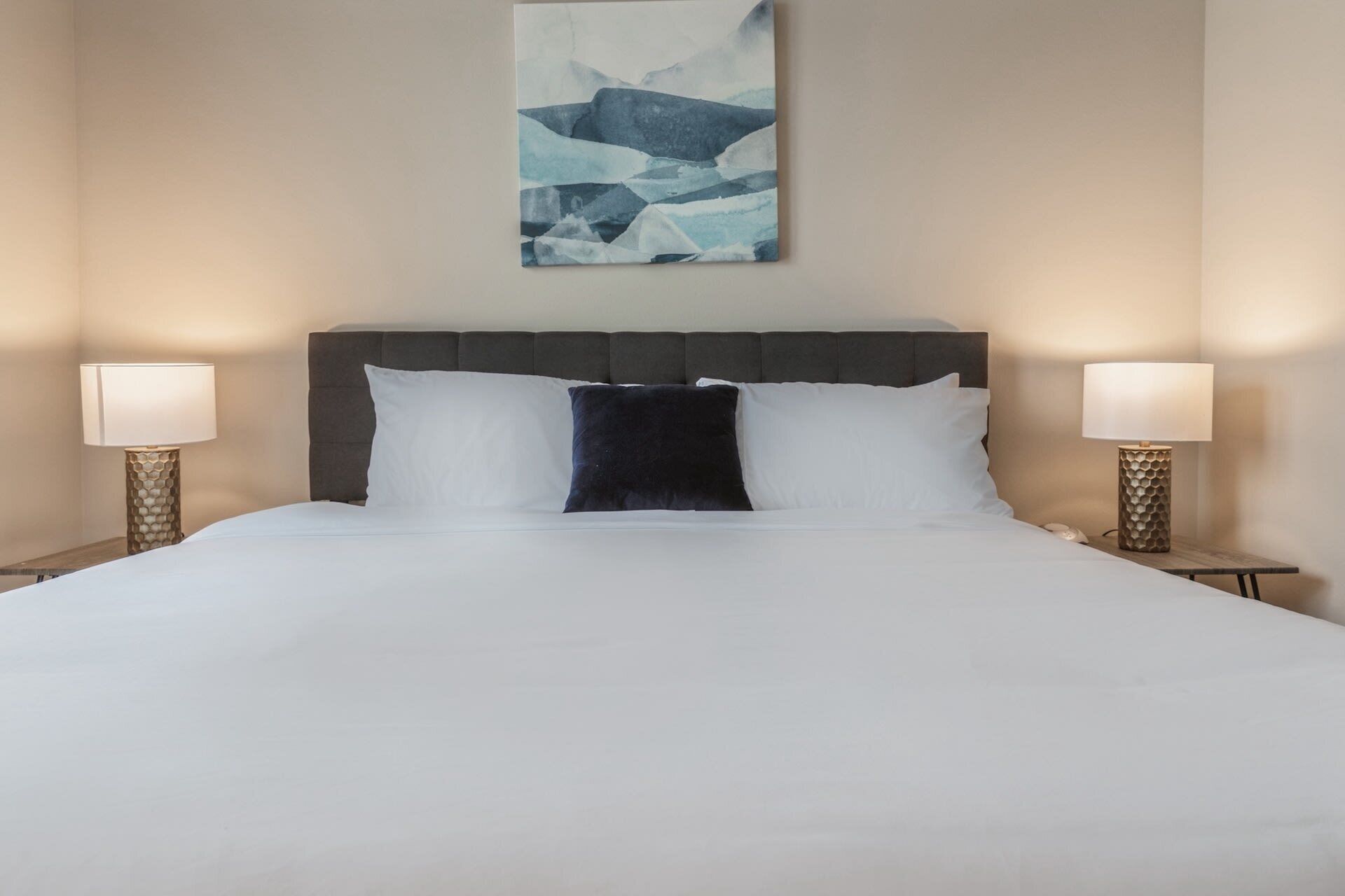 Kasa | Relax in Your Spacious 1BD, Pet Friendly | Milwaukee