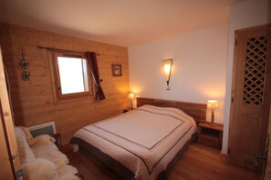 2 bedrooms - 350m from shops, 3rd floor, view panoramic, swimming pool, balcony, parking, tv, ski locker, 51m² (Villard-sur-Doron)