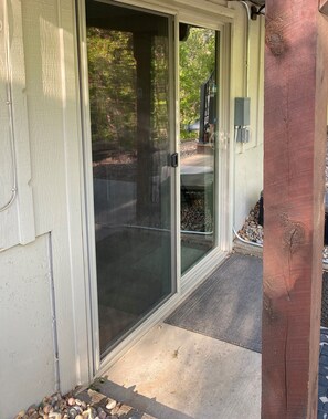 Exterior detail - Hillside Hideaway 2 Miles Ft Carson 1 mile Broadmoor World Arena Quiet & Cozy (Colorado Springs)