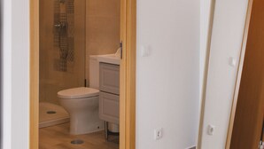 Junior Apartment, 2 Bedrooms | Bathroom - Loft for 4 (Vila do Bispo)