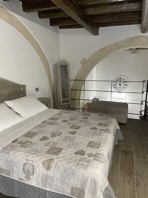 2 bedrooms, iron/ironing board, travel crib, free WiFi