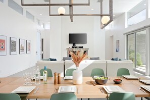 Dining - Polo Villa 8 by AvantStay | Chef's Kitchen + Pool & Spa (La Quinta)