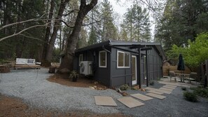 Exterior - Stylish 2 bedroom bungalow for long term stays (Nevada City)