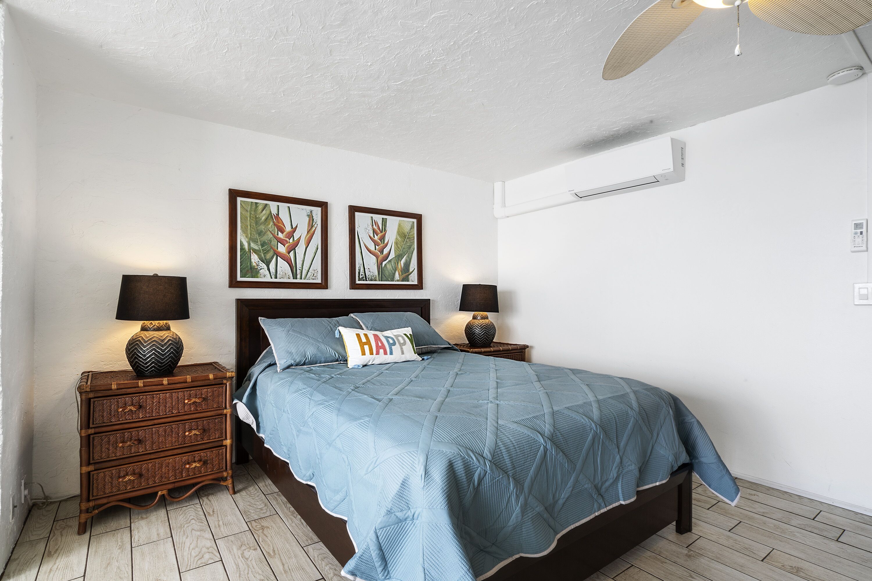 KONA MAGIC SANDS#309 TOP FLOOR DIRECT BEACHFRONT, AIR CONDITIONING!!