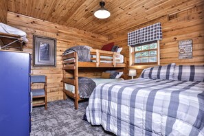 2 bedrooms, iron/ironing board, free WiFi, bed sheets