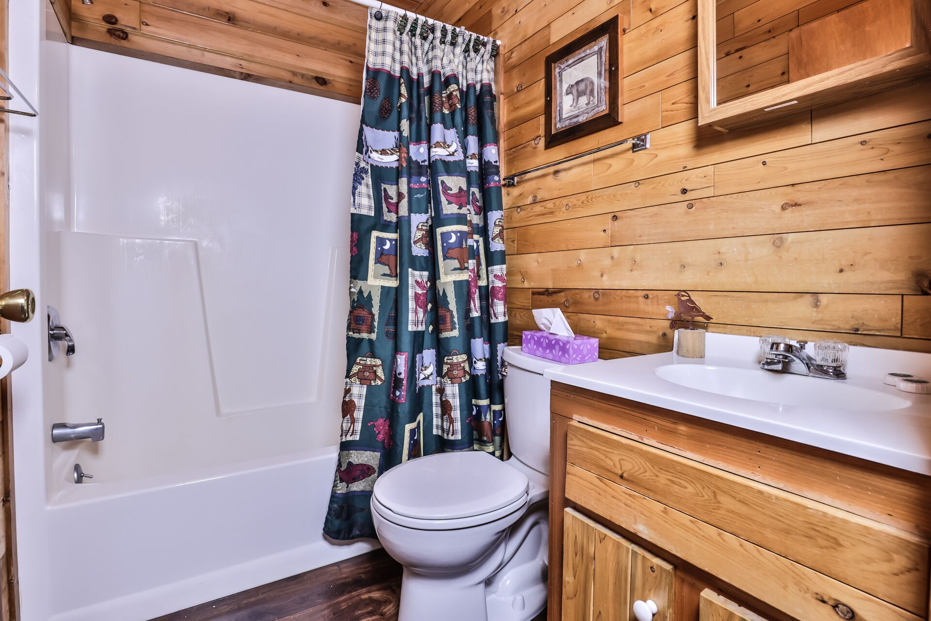 NEW! Charming cabin on Cisco Chain of Lakes