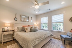 5 habitaciones, tabla de planchar con plancha, internet y ropa de cama