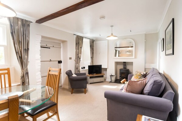 Living area - Rhubarb Cottage - Two Bedroom House, Sleeps 4 (Chapel Stile)