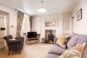 Living area - Rhubarb Cottage - Two Bedroom House, Sleeps 4 (Chapel Stile)