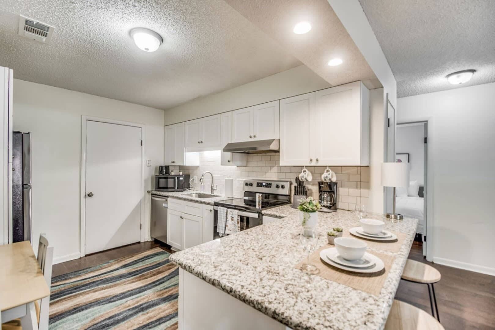 Mins to Beach & Downtown! - Seafoam Shanty Unit B