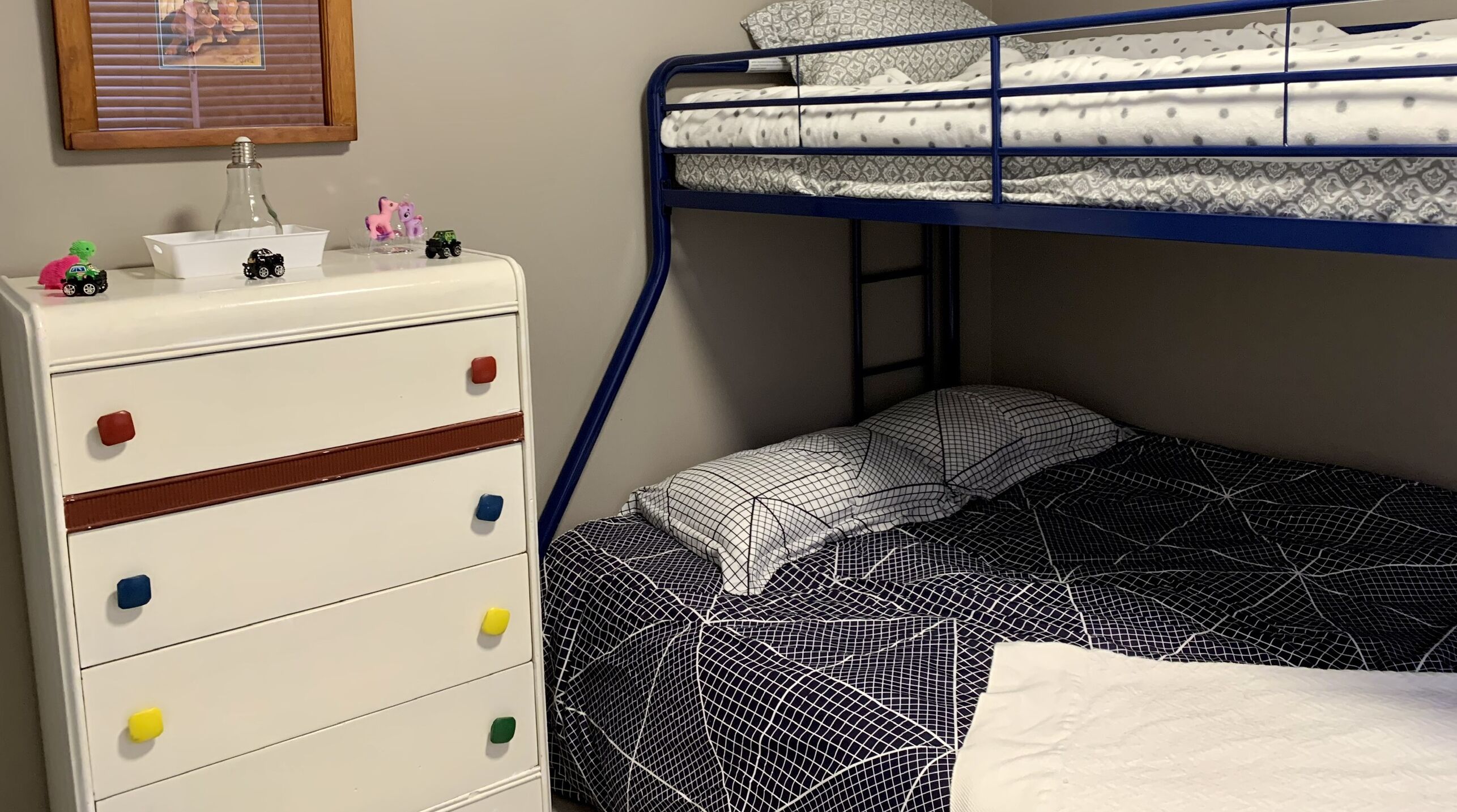 Victoria St BNB in Peachland BC - 5 mins from the beach