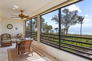 Outdoor dining - Stunning Gulfside Place Residence with Panoramic Ocean Views (Sanibel)