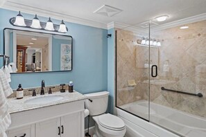 Bathtub, towels - Stunning Gulfside Place Residence with Panoramic Ocean Views (Sanibel)