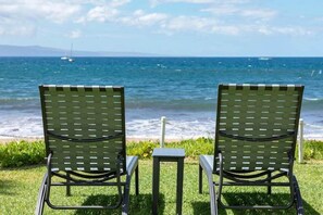 På stranden