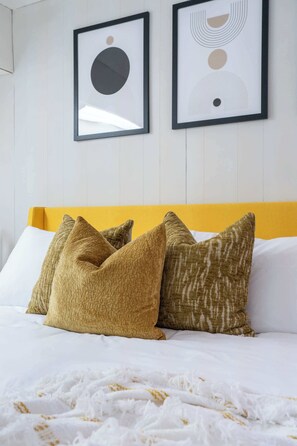 4 Schlafzimmer, Schreibtisch, Bügeleisen/Bügelbrett, WLAN