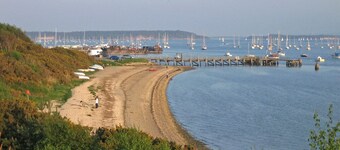 Lovely 2 Bed 2 Bath Flat In the heart of Poole