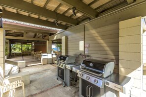 Outdoor dining - KBM Resorts | FREE CAR | Kapalua Ridge Villas | Ocean view | 1-Bedroom Condo, Recently Remodeled! KRV-2823 (Lahaina)