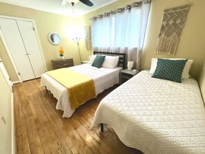 3 bedrooms, desk, iron/ironing board, travel cot