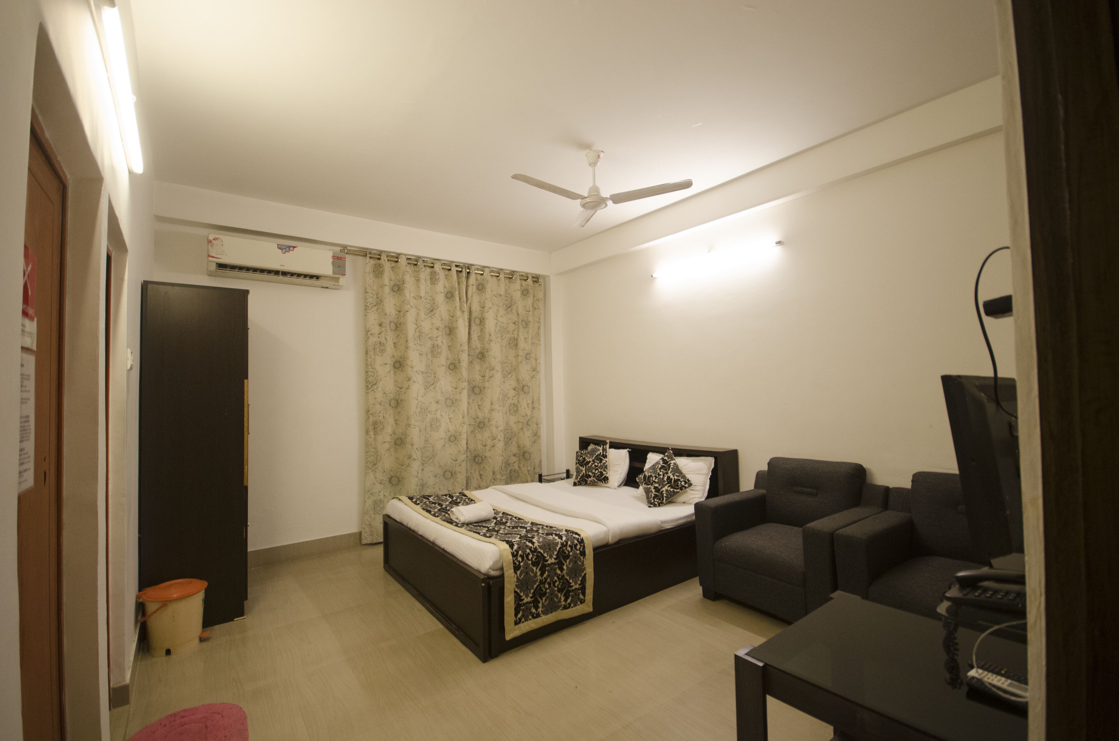 Quiet yet located in the heart of the city....!