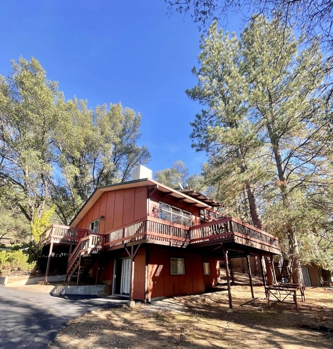 Forest Escape by Yosemite and Pine Mountain Lake