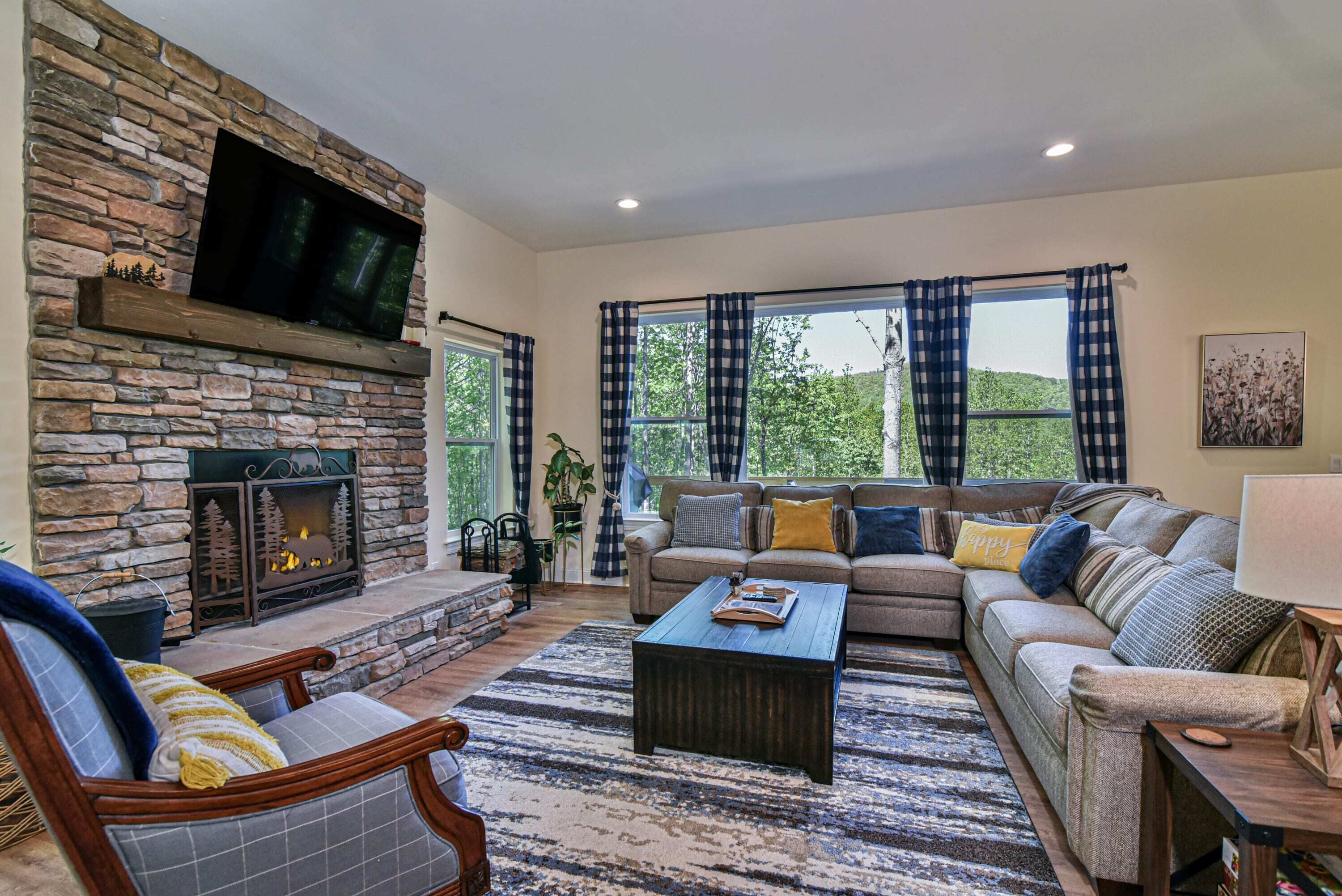 New Luxury 5/4.5,Gated,Mt Views,Hot Tub,Hiking