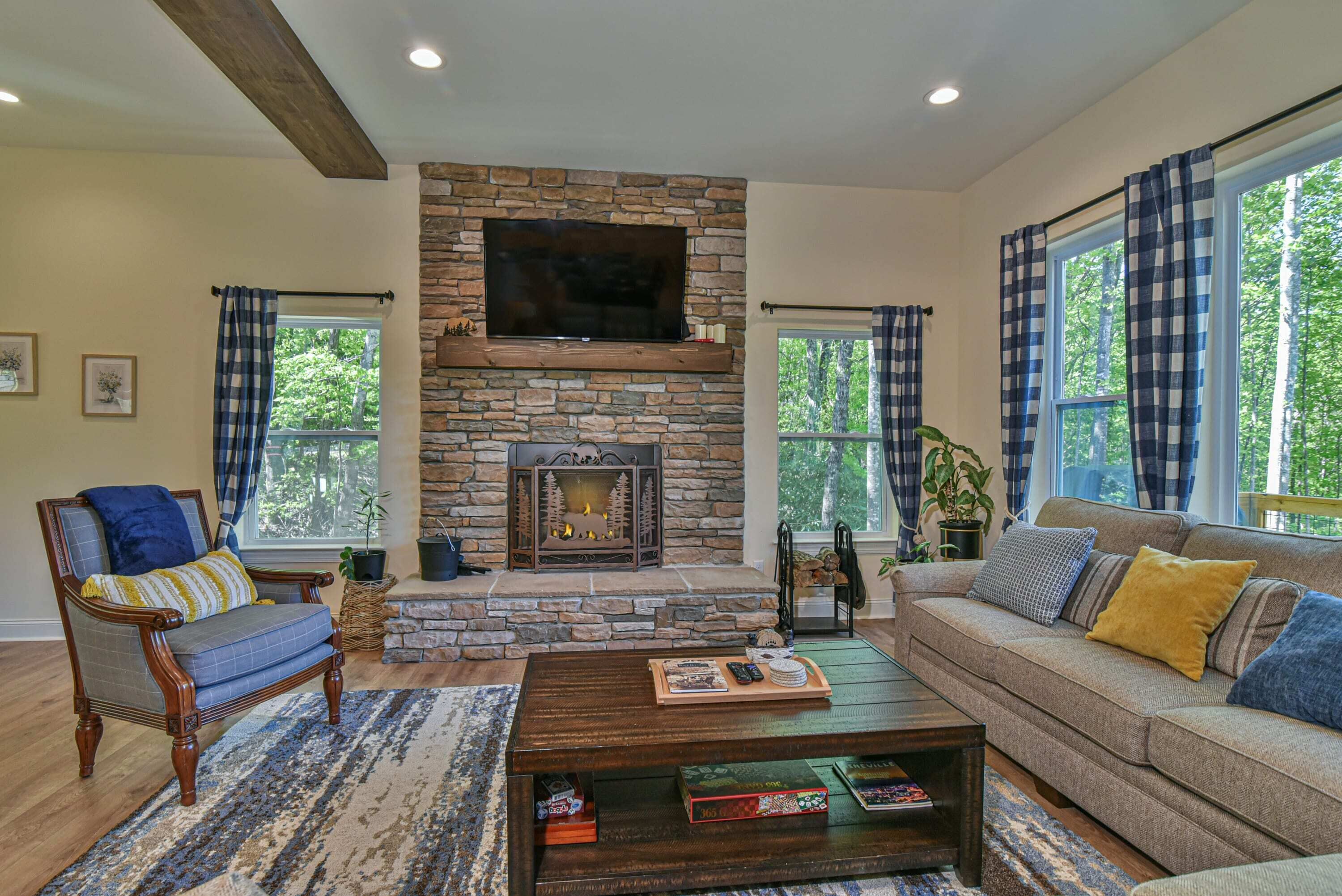 New Luxury 5/4.5,Gated,Mt Views,Hot Tub,Hiking