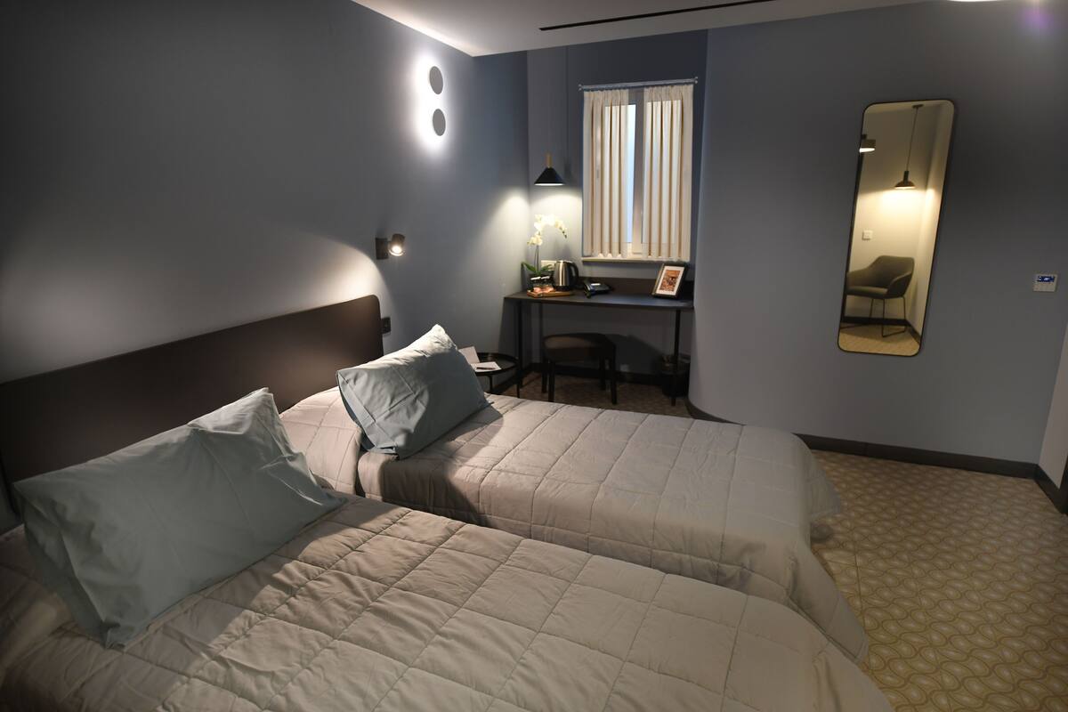 Egyptian cotton sheets, premium bedding, memory foam beds, minibar