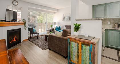 3BR | Sunpath | King Bed | Village Location | Private Patios | Hot Tub & Pool
