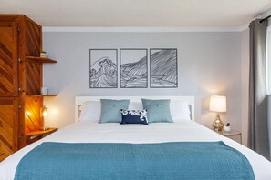 3 habitaciones, tabla de planchar con plancha y cuna de viaje