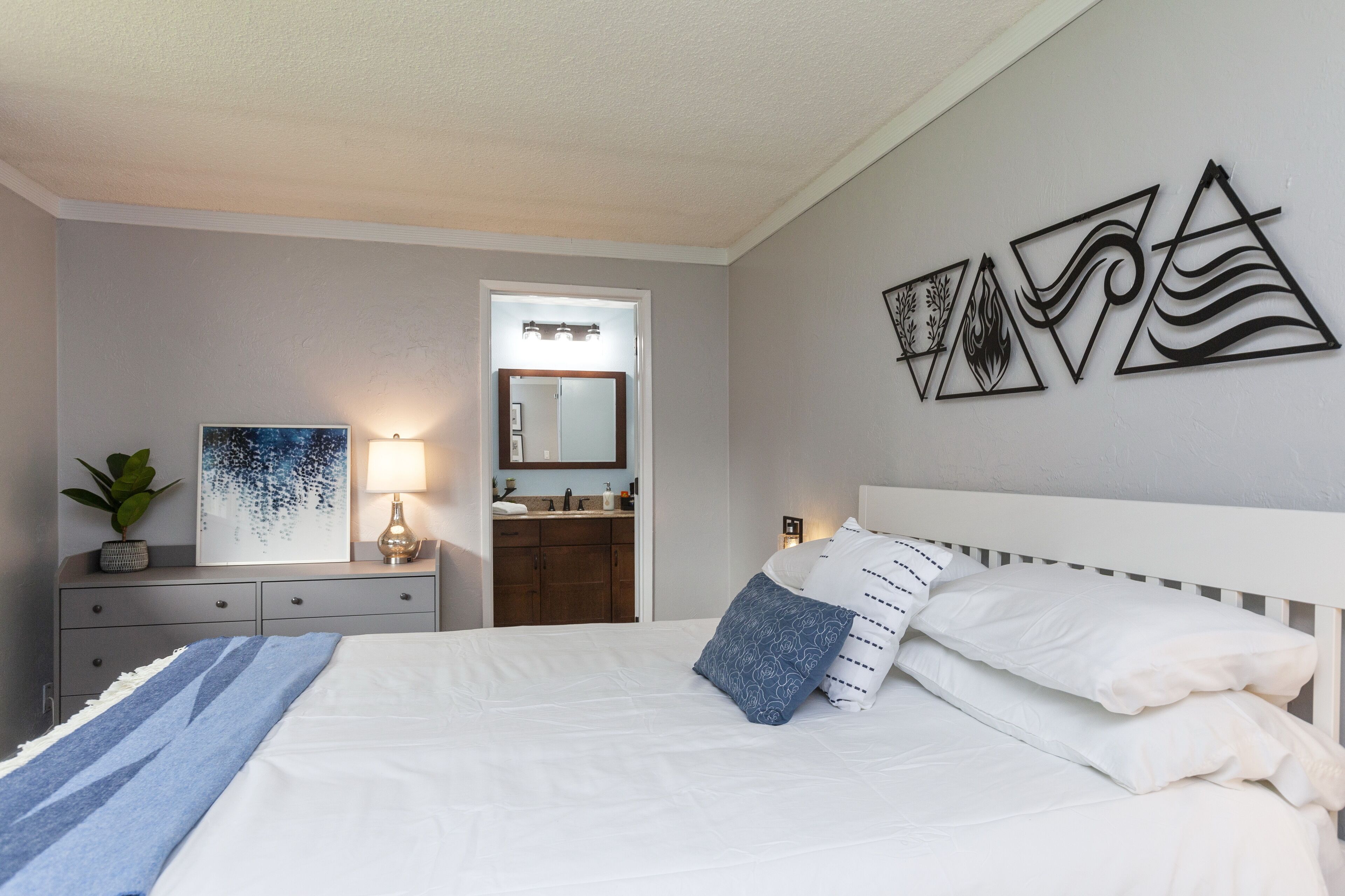 3 chambres, fer et planche à repasser, lit parapluie, Wi-Fi gratuit