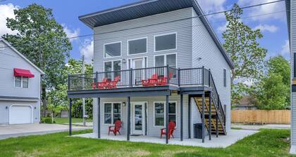 Great location next to Indian Lake and Fireworks