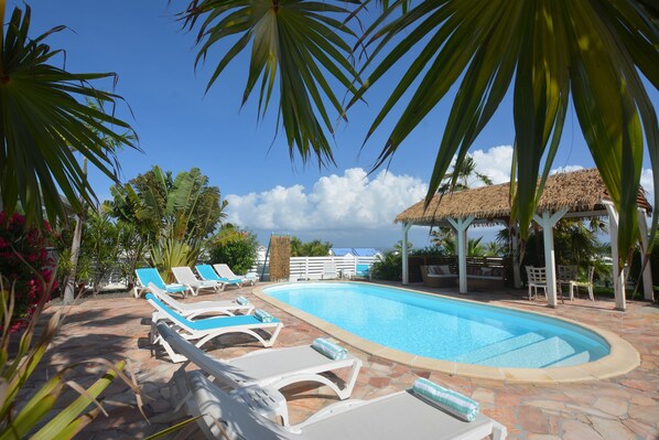 Outdoor pool, pool loungers