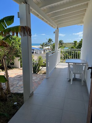Classic Double Room | Minibar, soundproofing, free WiFi, bed sheets - Tiko lodge sxm (Oyster Pond)