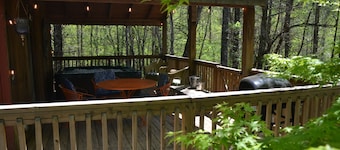 The Hiwassee Cabin at Starr Mountain Retreat