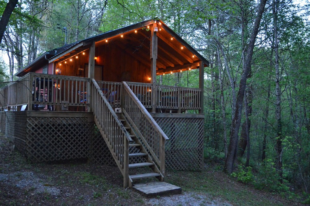 The Hiwassee Cabin at Starr Mountain Retreat
