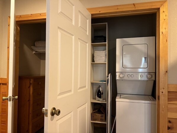 Interior - 5 Minutes to National Park - Stunning Mountain Views in Wears Valley - Hot Tub (Sevierville)
