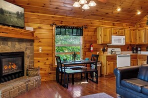 Interior - 5 Minutes to National Park - Stunning Mountain Views in Wears Valley - Hot Tub (Sevierville)