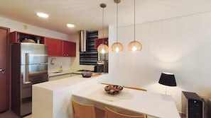 Classic Apartment | Private kitchen | Fridge, microwave, toaster, cookware/dishes/utensils