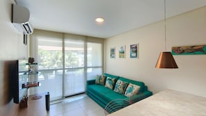 Deluxe Apartment | Living area