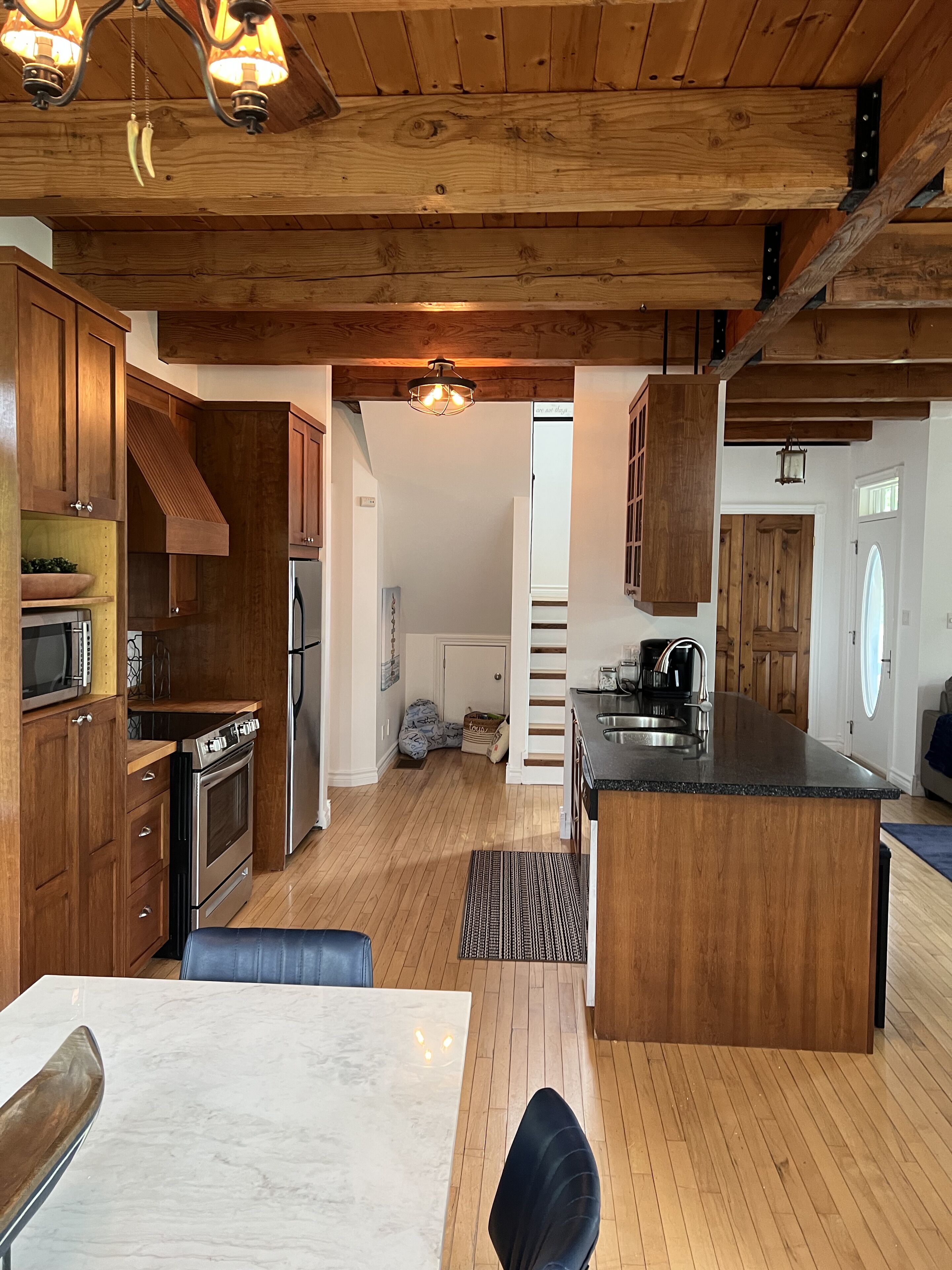 Cottage on Lake of Bays; Sun, Sandy Beach, Shallow Entry & close to  Huntsville!