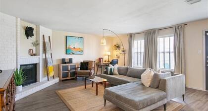 City Haus: Stylish home with King and Wifi 5 minutes to Q2 Stadium, Domain